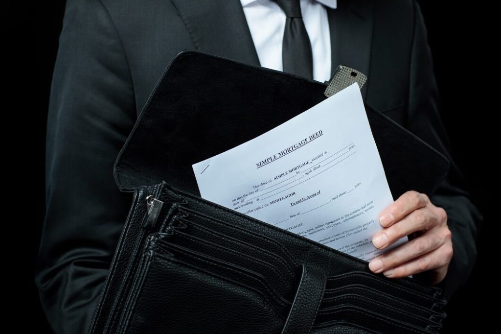 Long Island Deed Scammer Defrauded Hamptons Families